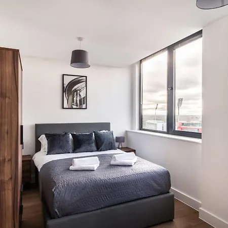 Stayzeni, Alexandra Rise מנצ'סטר