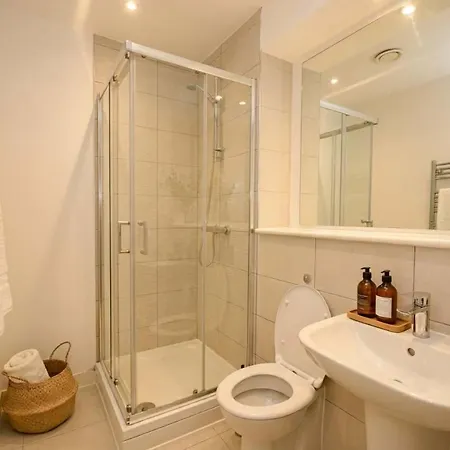 Apartament Modern 1 Bed With Views In