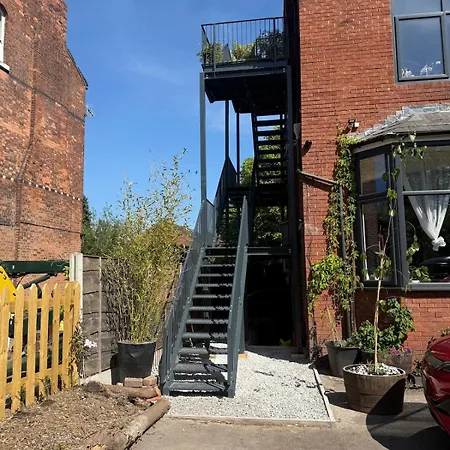 Chorlton Stylish & Convenient