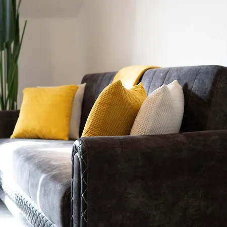 Modern 3-bedroom Near Centre *