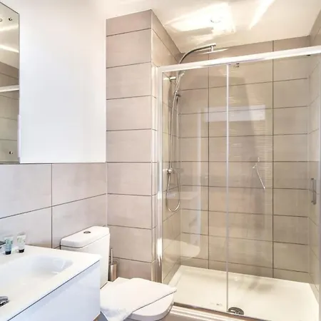 Stayzeni, Alexandra Rise מנצ'סטר