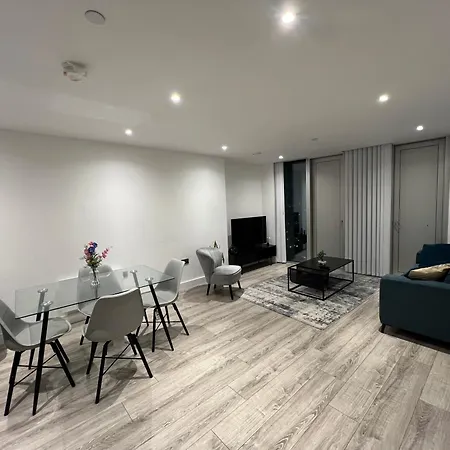 Luxe Penthouse 2 Bed Deansgate Daire