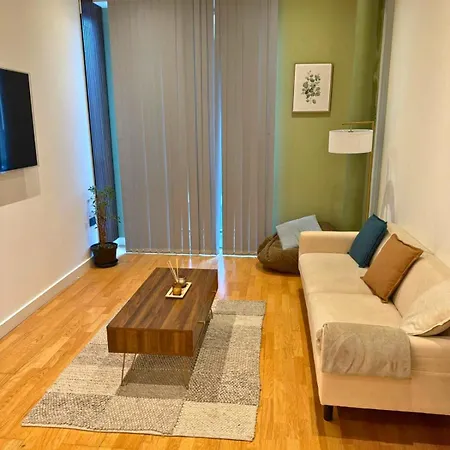 - Next To Ao Arena - With Parking Apartment *