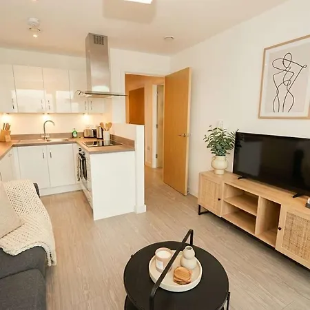 Modern 1 Bed With Views In Apartament *