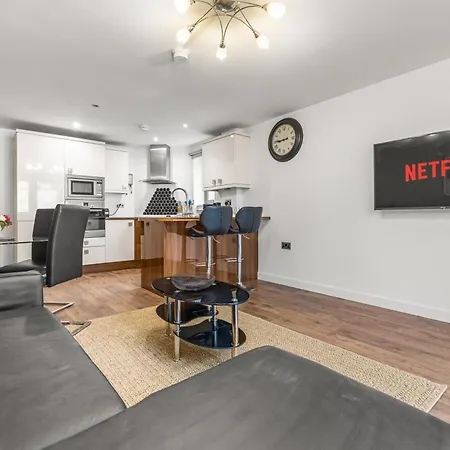 Bloom - Centre - Gated Parking