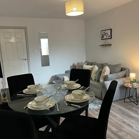 1Br-2 Double Beds-Sleeps 6-Perfect For Long Stays
