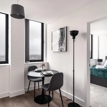 Stayzeni, Alexandra Rise 1 Bed Flat * Манчестер