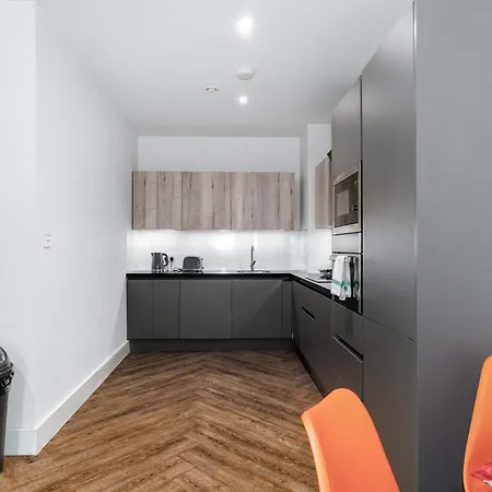 Apartment Modern 3bed Flat In W Security