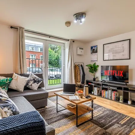 2br Flat - Free Parking - Old Trafford - Weekly Rates