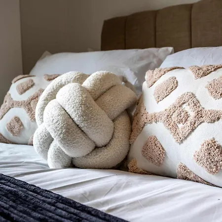 Fabulous 2 Bedroom In 아파트 *