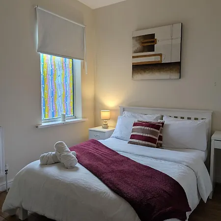 דירה Entire 2 Bedroom Cosy Flat Near Centre מנצ'סטר