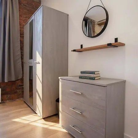 Stunning 1 Bed Flat 5min Walk To Victoria Station * マンチェスター
