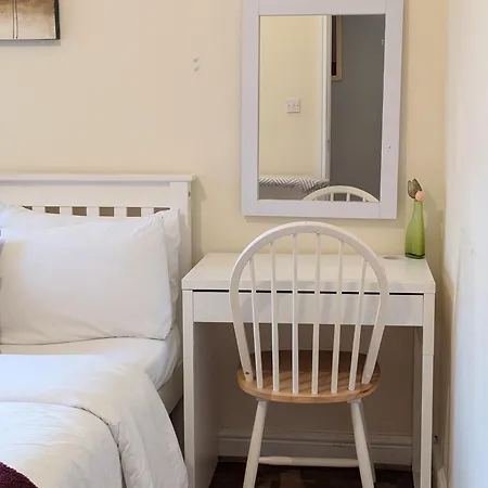 Entire 2 Bedroom Cosy Flat Near Centre Lejlighed *