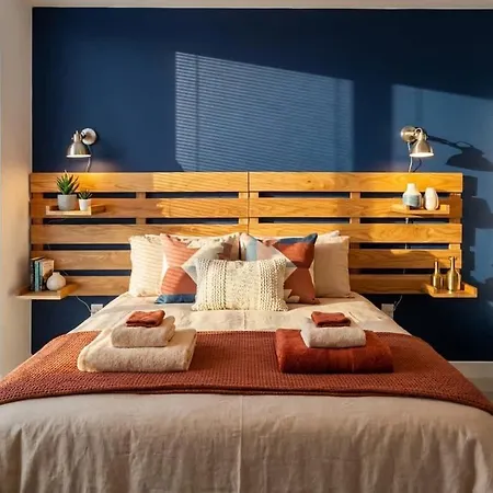 דירה Modern & Spacious 2 Bed By Old Trafford מנצ'סטר