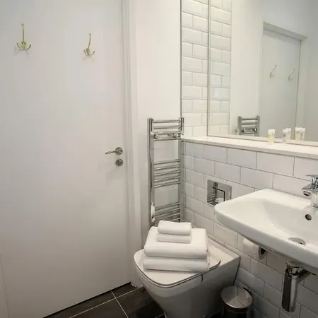 Stunning 1 Bed Flat 5min Walk To Victoria Station * マンチェスター