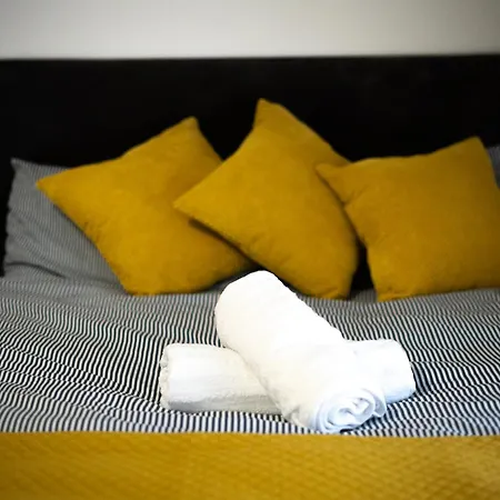 Апартаменты Modern 3-bedroom Near Centre