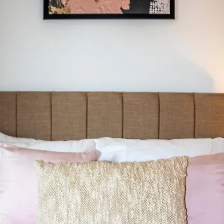 Fabulous 2 Bedroom In Apartamento *