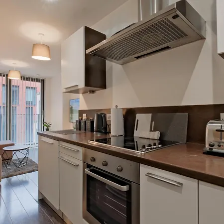 Διαμέρισμα Modern 2 Bed With Balcony By Arndale