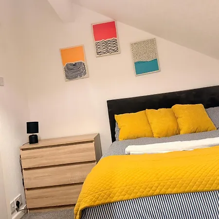 Modern 3-bedroom Near Centre Апартаменты