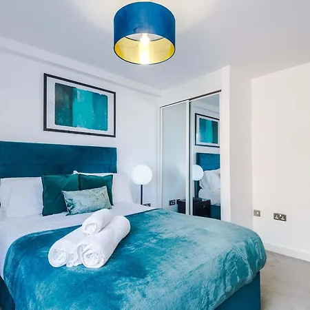 Beautiful 2 Bedroom Lägenhet *