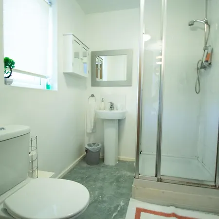 Appartement Close To Centre 3-bed Townhouse, Sleeps 7, Free Parking, Great Transport Links Manchester