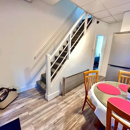 Lux Shared Flat With 2 Private Bedrooms And 2 Private En-suite Bathrooms * Manchester