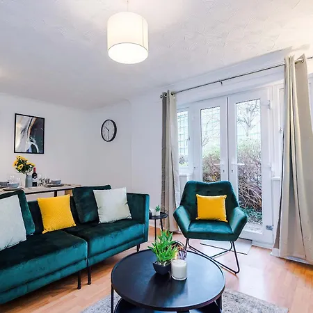 Comfy 1br In Salford, Kitchen, Wifi&parking *