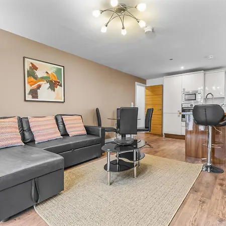 Bloom - Centre - Gated Parking *