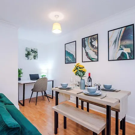 Comfy 1br In Salford, Kitchen, Wifi And Parking 公寓 曼彻斯特