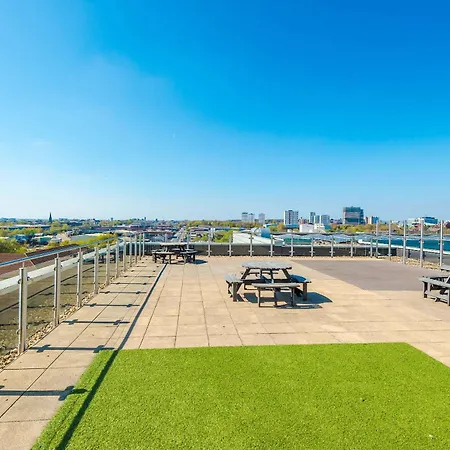 Lägenhet Beautiful 2 Bedroom Manchester