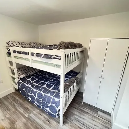 Lux Shared Flat With 2 Private Bedrooms And 2 Private En-suite Bathrooms Apartment