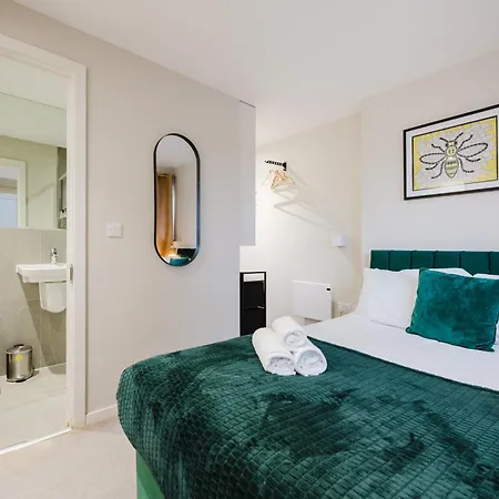 2 Bed Modern Flat, Castlefield, Citycentre, Parking, Self-checkin, Sleeps 4, Balcony, Wifi, Views Manchester