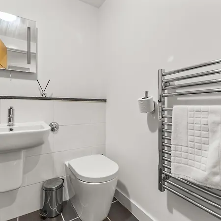 Bloom - Centre - Gated Parking