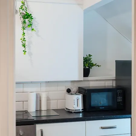 Modern 3-bedroom Near Centre Apartmán *