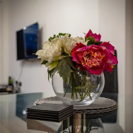 Bloom - Centre - Gated Parking Appartamento *