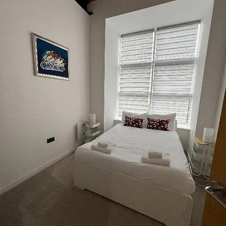 Chic Mill With Canal Views Апартаменты