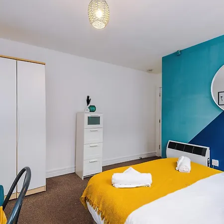 2br Flat In Northern Quarter, Kitchen, Parking, Wifi