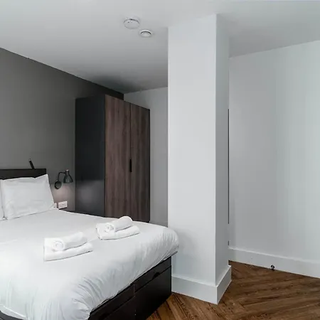 Modern 3bed Flat In W Security Appartement *