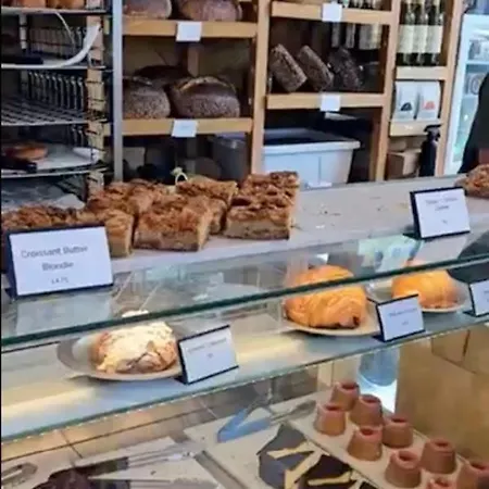 Апартаменты Chic Mill With Canal Views Манчестер