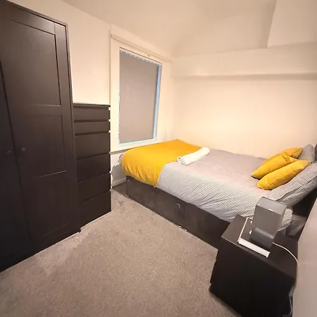 Modern 3-bedroom Near Centre Апартаменты Манчестер