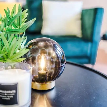 Apartament Comfy 1br In Salford, Kitchen, Wifi And Parking