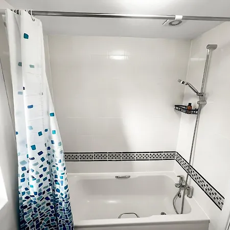 公寓 New Getaway House With 2 Free Parking *