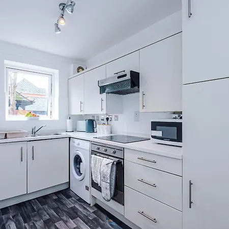 Comfy 1br In Salford, Kitchen, Wifi&parking Manchester