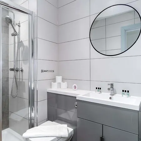 Modern 3bed Flat In W Security Appartement