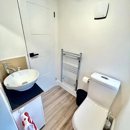 Lux Shared Flat With 2 Private Bedrooms And 2 Private En-suite Bathrooms