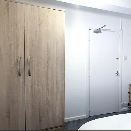 Apartamento Modern 3-bedroom Near Centre Mánchester