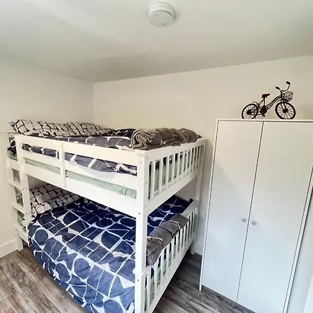 Lux Shared Flat With 2 Private Bedrooms And 2 Private En-suite Bathrooms * Manchester