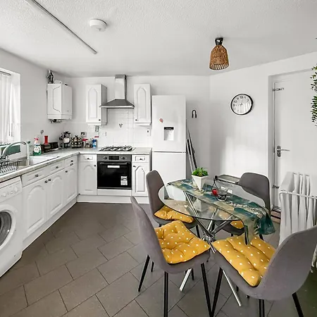 New Getaway - Free Gated Parking With Fob Apartamento