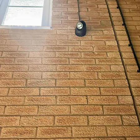 New Getaway House With 2 Free Parking Manchester