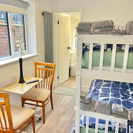 Lux Shared Flat With 2 Private Bedrooms And 2 Private En-suite Bathrooms Manchester